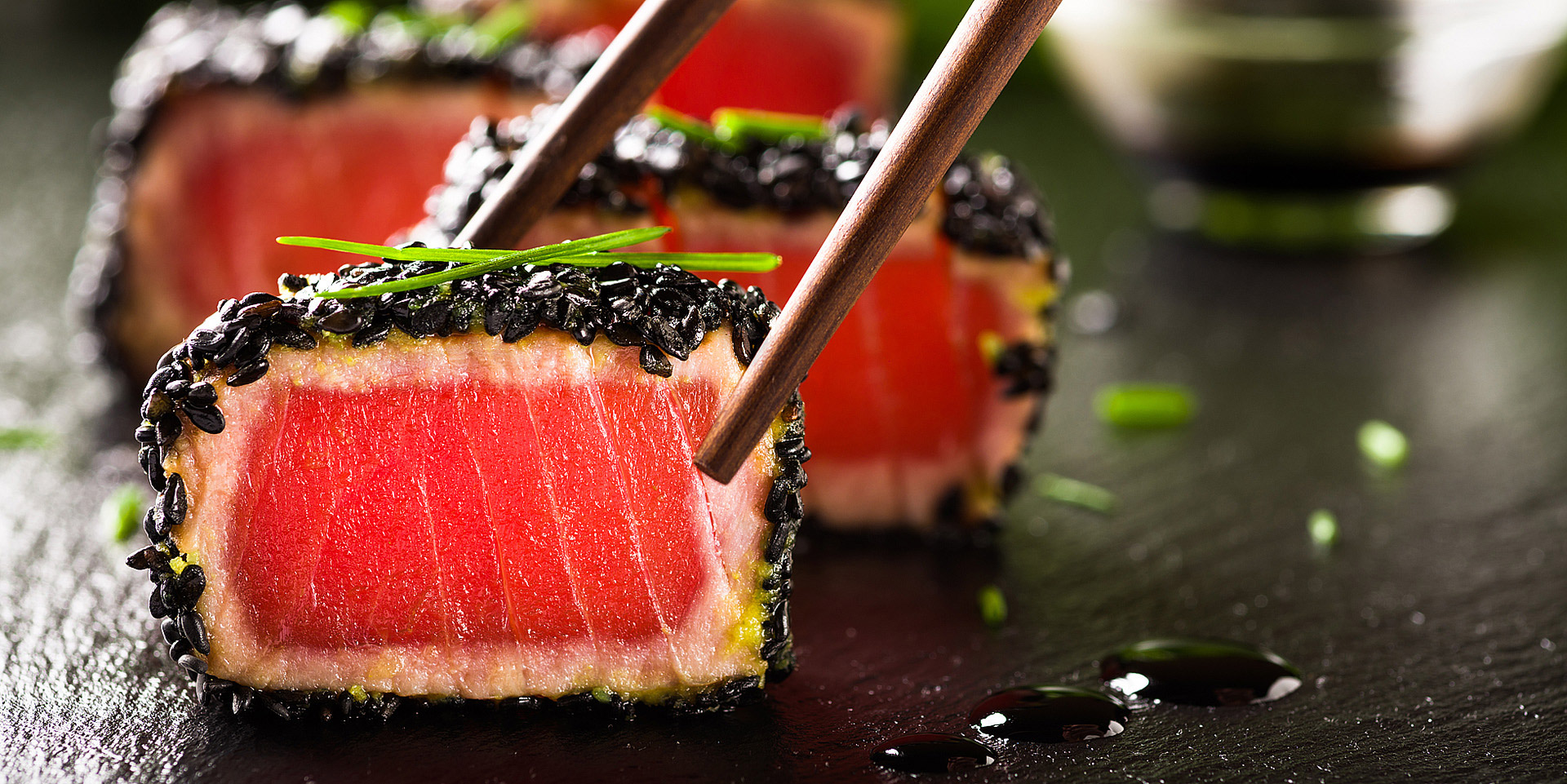 Hashi Sushi, identyfikacja wizualna, komunikacja reklamowa, projekt graficzny, logo, 90 lat sushi, key visual, kreacja